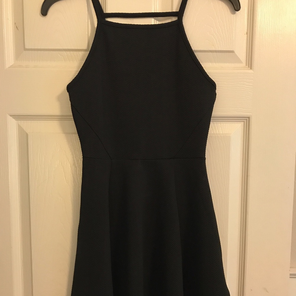cute black dress!